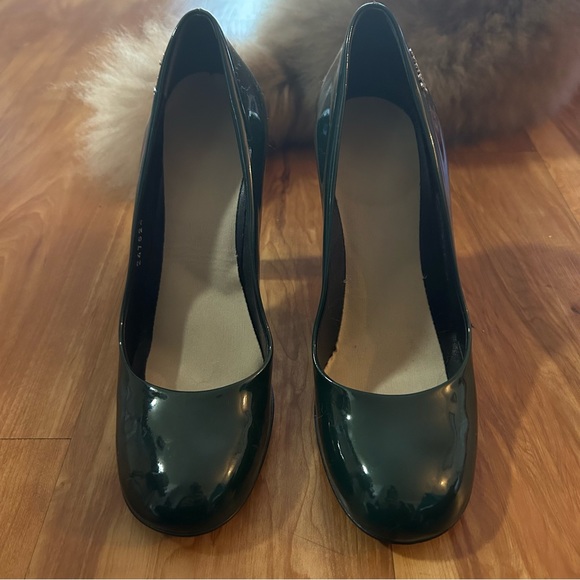 Patent Leather Green Gucci Heels - Picture 6 of 9